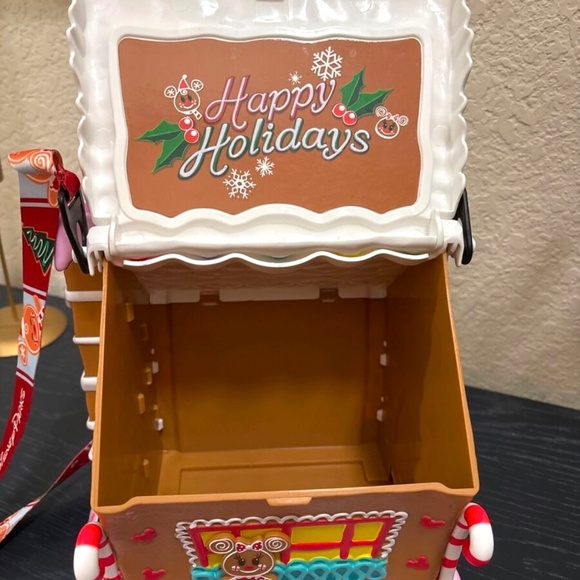 2024 Mickeys Very Merry Christmas Party Gingerbread House Popcorn Bucket - Picture 4 of 4